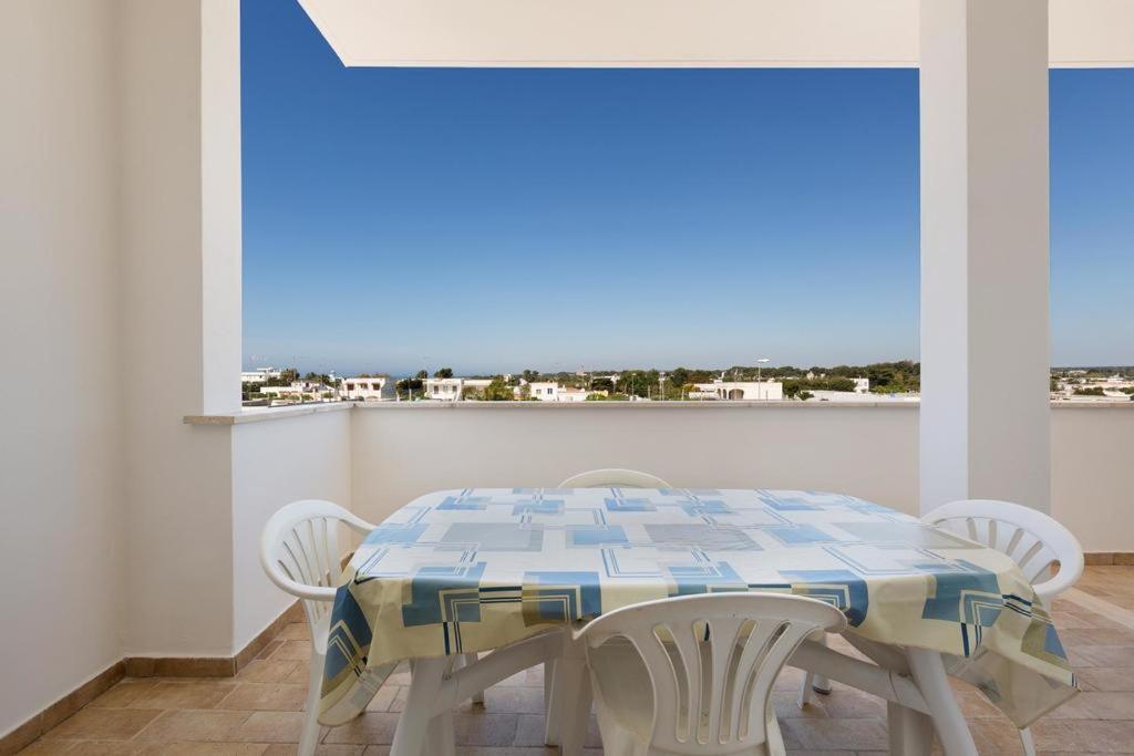 Casa Vacanza Mare Blu Torre Lapillo Exterior photo